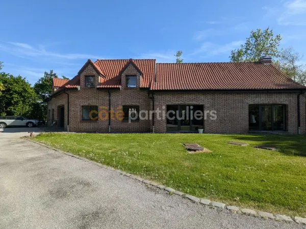 Maison de 235 m² à louer avec jardin (4 chambres)