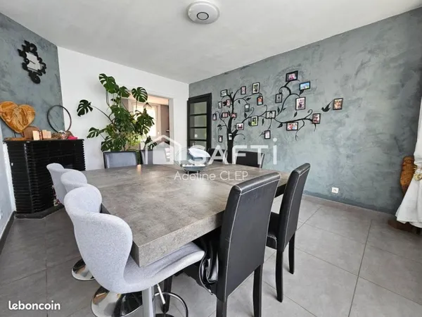 Maison 8 pièces 130 m²