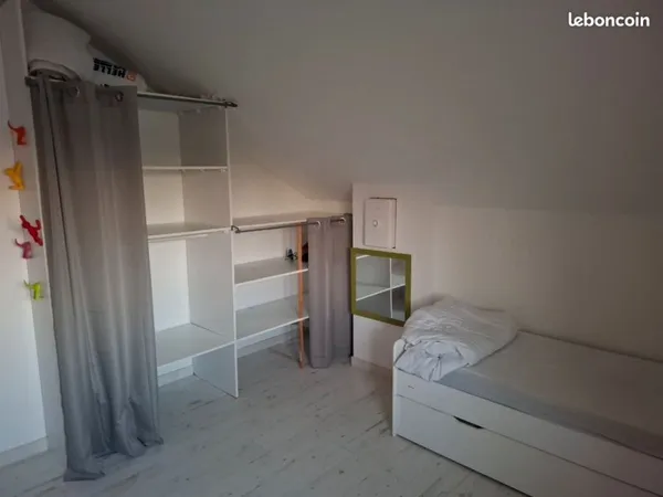 Loue chambre maison