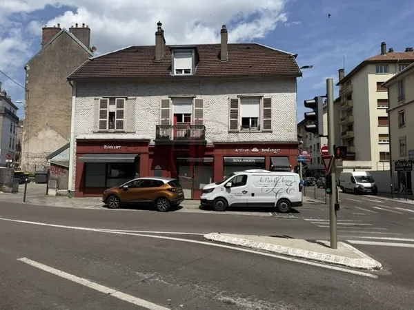 Commerce 2 pièces 300 m²
