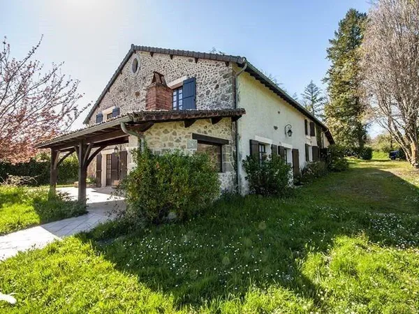 Maison 7 pièces 313 m²