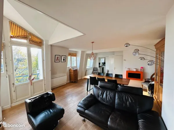 Dernier étage duplex - 3 chambres - parking - balcon