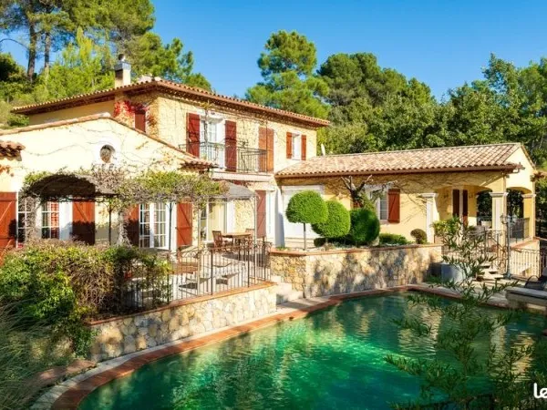 Magnifique villa provençale de 275m² sur 7000m² de terrain