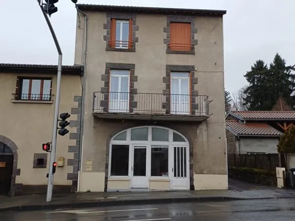 Local commercial à louer 73 m2 Orcines