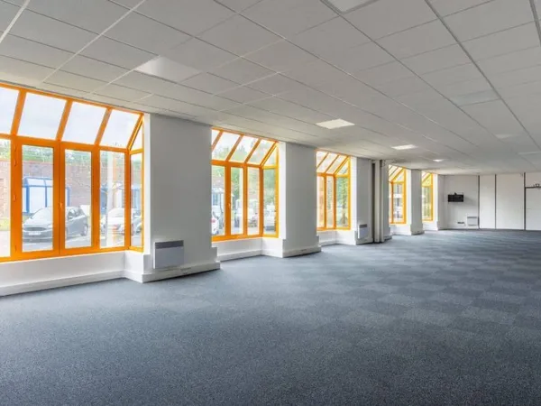 Local d'activité 1769 m²