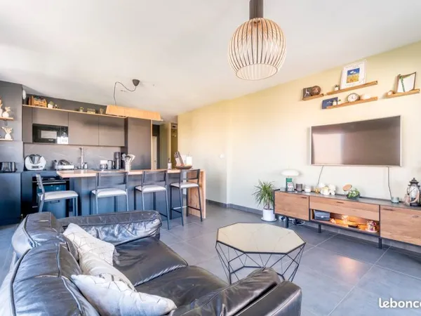 Appartement T3 récent - 63 m² - Balcon - Garage - Lyon 8 Monplaisir