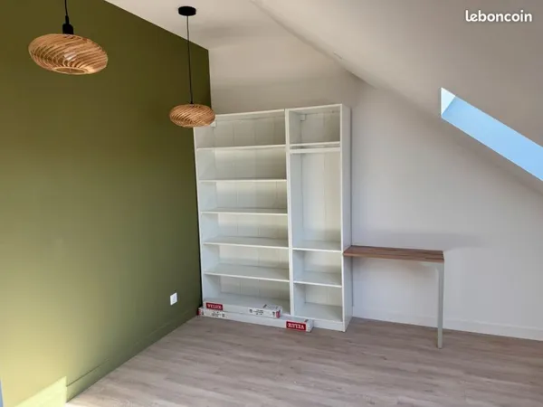 Chambre meublée charges comprises