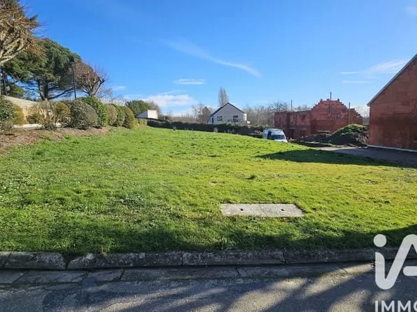 Terrain 821 m²