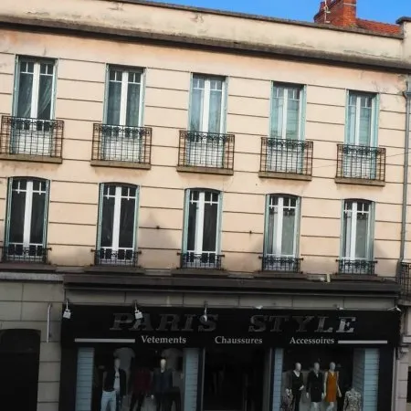 Bâtiment 496 m²