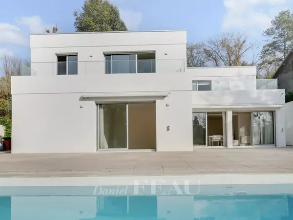 BOUGIVAL - Maison d'architecte avec piscine -