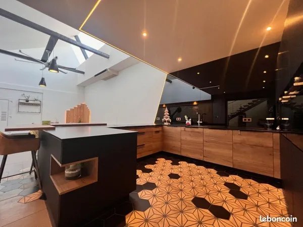 Maison 9 pièces 336 m²