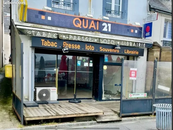 Local commercial d'exception face à la mer