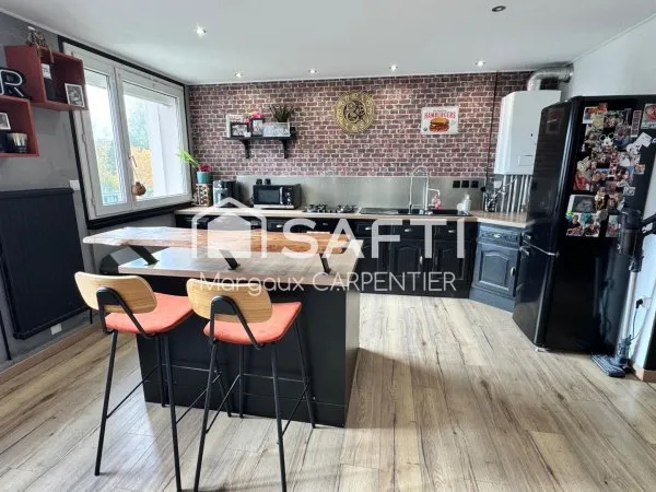 Bel appartement lumineux de 90m² avec balcon.