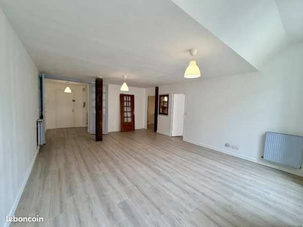 Appartement 4 pièces 97m2 entièrement rénové