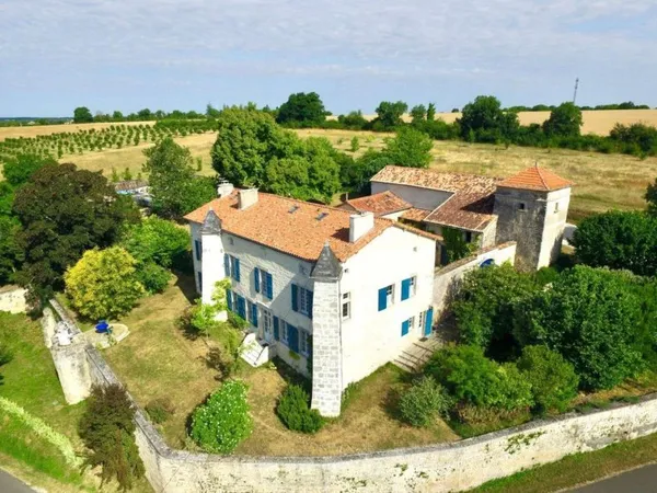 Maison 10 pièces 318 m²