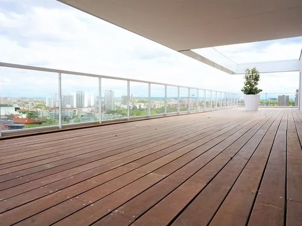 Appartement 4 pièces de 98m² + 76m² de Terrasse + 2PK sous-sol ! BARRIERE-DE-PARIS