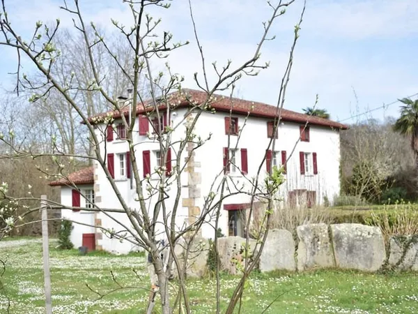 Harmon a vendre : Propriété de caractère - Moulin authentique avec droit d'eau - Saint-Pée-sur-Nivel