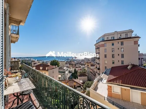 Cannes : Deux appartements à réunir , dans Bourgeois, balcons, vue mer et Suquet /possibilité studio