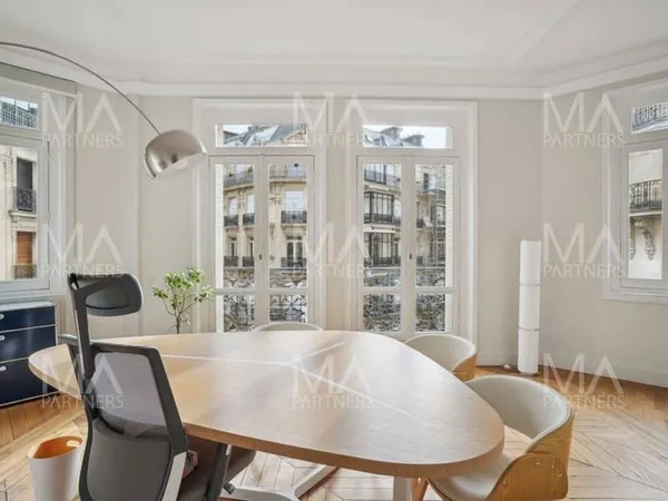 Bureaux 173 m²
