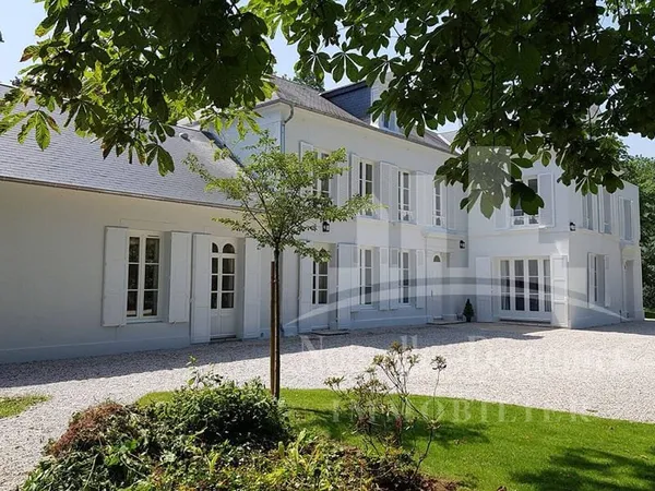 Maison 13 pièces 350 m²
