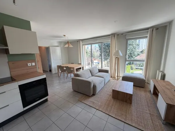APPARTEMENT T3 MEUBLE - TASSIN LA / LUNE