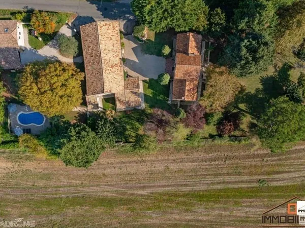Propriété avec gîte et piscine