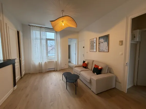 Appartement à Louer T2bis / T3 LILLE, rénové et équipé