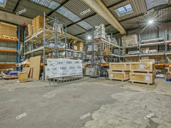Local d'activité 2125 m²