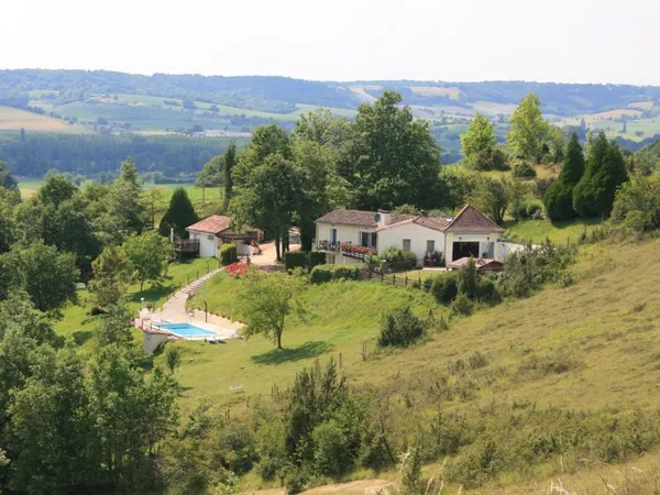 Grande maison Périgord Vert 3 chambres piscine