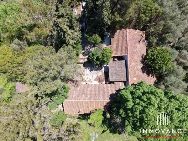 VENTE - Projet d'exception à réinventer - 240 m² -Terrain 6