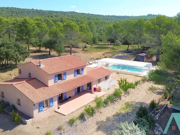Maison 6 pièces 170 m2 sur terrain de 6500 m2 Signes