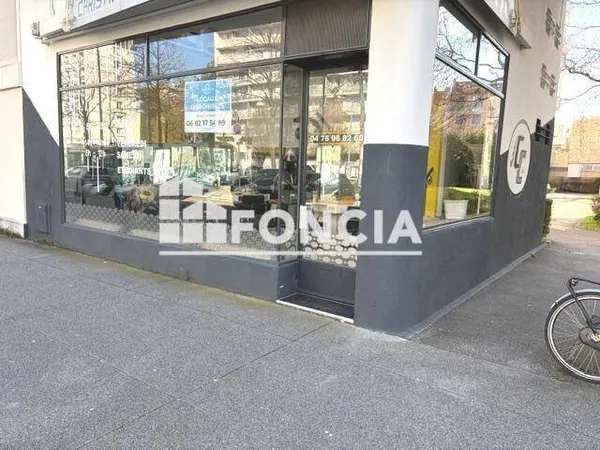 Local commercial 52 m²