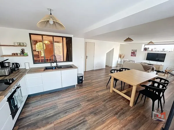 TREBEURDEN : APPARTEMENT 2 PIECES RENOVE COMMERCES ET PLAGE A PIEDS