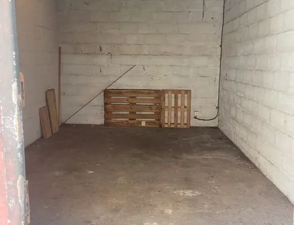 Garage centre ville dans cour sécurisée