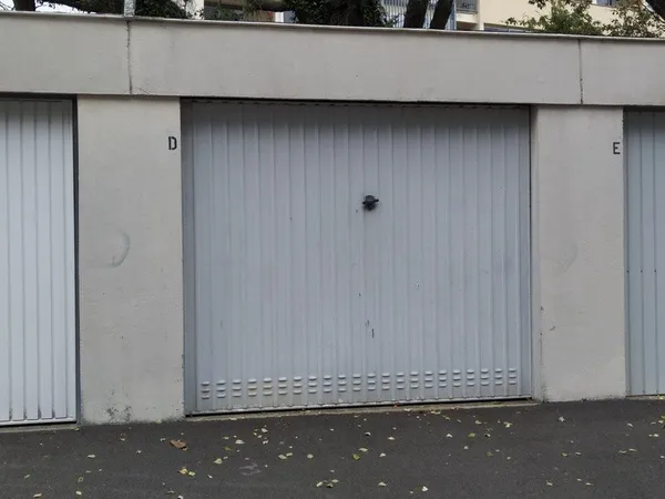 GARAGE 16 m2 - LE BOUSCAT JEAN JAURES / RAVEZIE