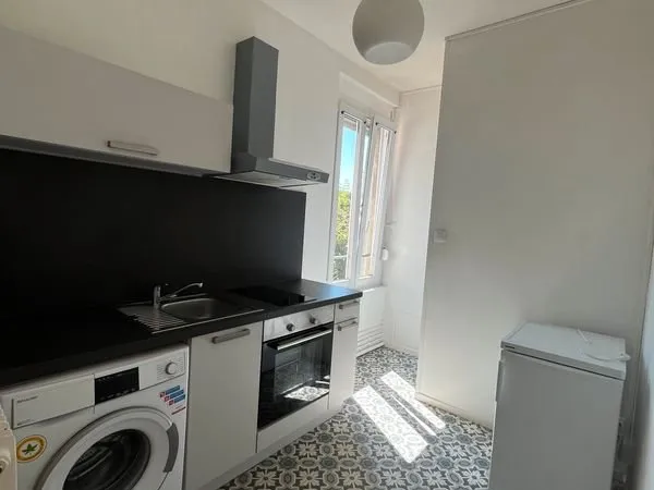 Loue Beau F2 38m² proche FAC Lettres 580cc