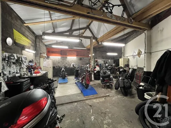Local 135 m²