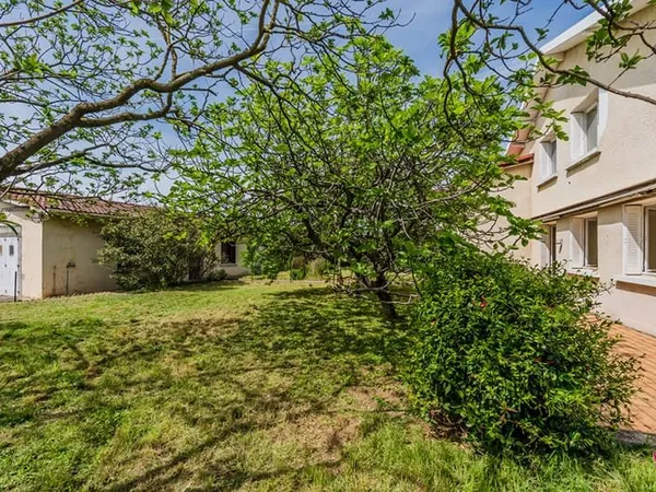 Maison familiale avec fort potentiel ? Secteur recherché du Carreau à Meyzieu