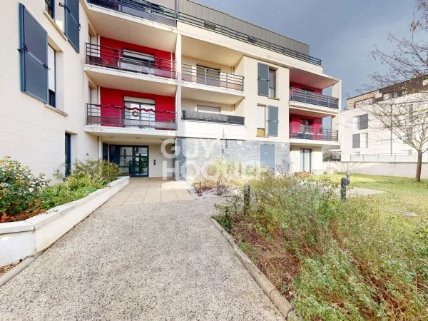 APPARTEMENT 3 PIECES - LIMITE ST CYR
