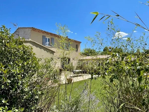 À Vendre - Magnifique Propriété Contemporaine à Roussillon, Coeur du Luberon