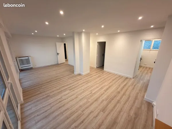 Appartement 4 pièces refait à neuf - 64 m² - Terrasse 30 m² - 1 100 CC