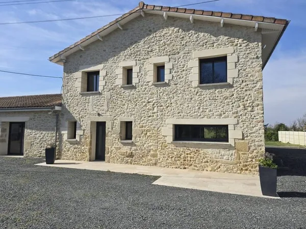 Maison 6 pièces 234 m²