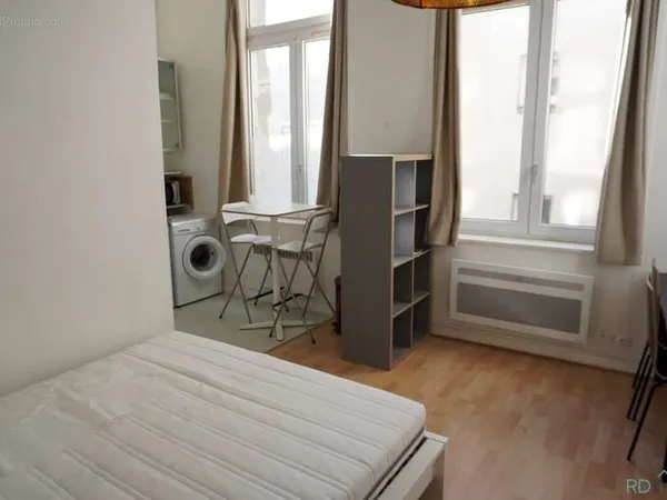 Vieux-Lille: Studio lumineux, beau volume, idéal investissement
