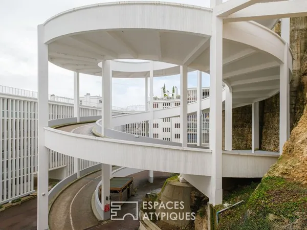 Signature 70's avec vue sur le Clain, un potentiel à révéler