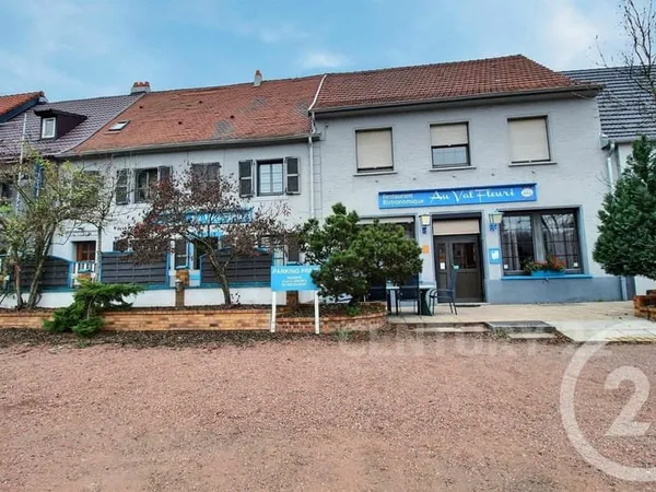 Bâtiment 484 m²
