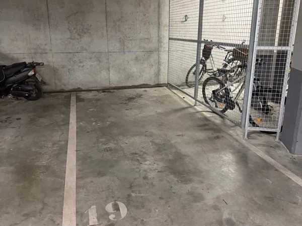 Stationnement Location Bègles   60€