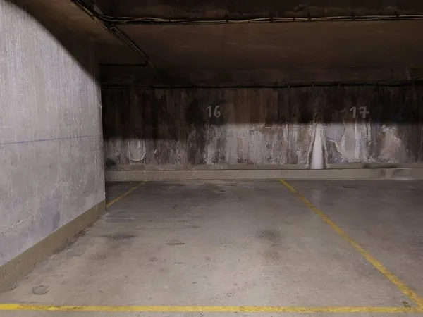 Parking 12 m²