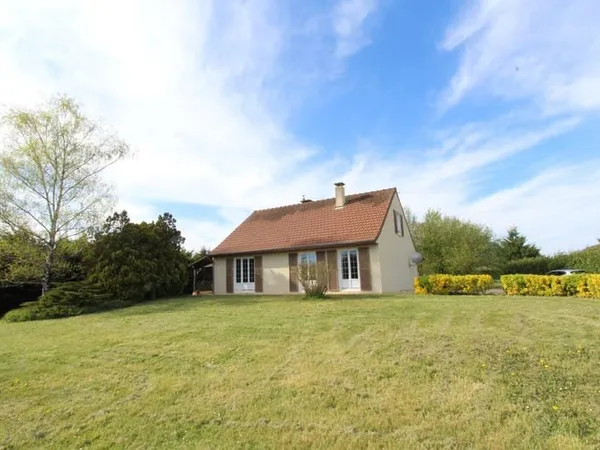 Abords de La Charité sur Loire, beau pavillon de plain-pied
