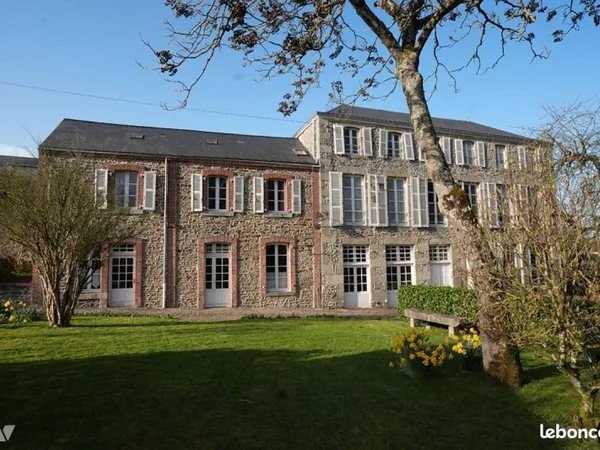 Maison 10 pièces 282 m²