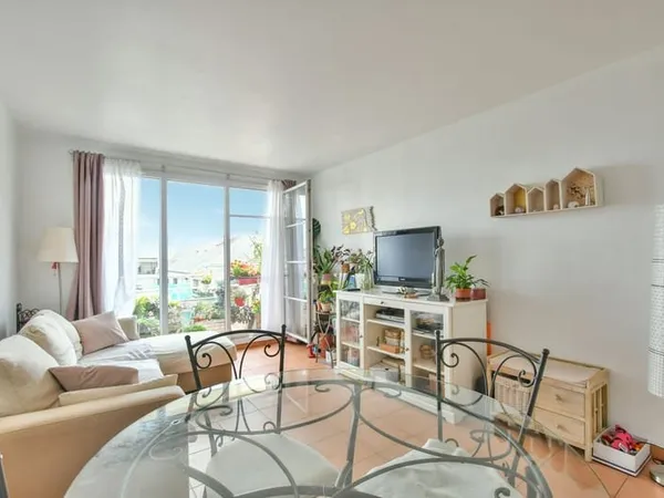 EXCLUSIVITE COBIMMO, Beau 2 pièces aux Sarrazins avec balcon